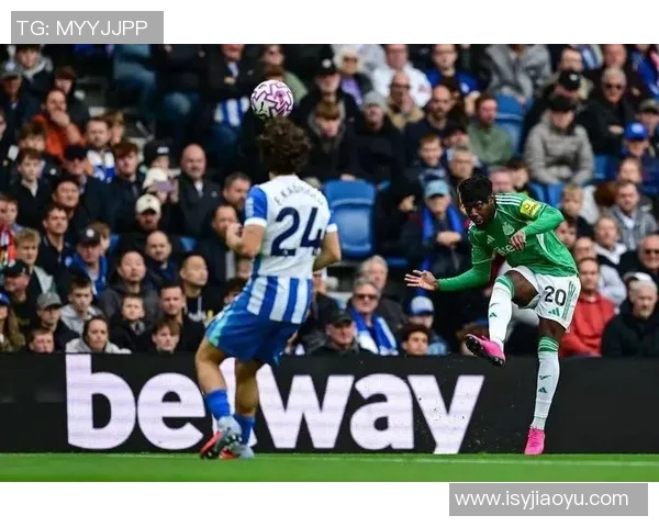 英超球队在转会窗口期间活跃，引进多位新援以增强实力